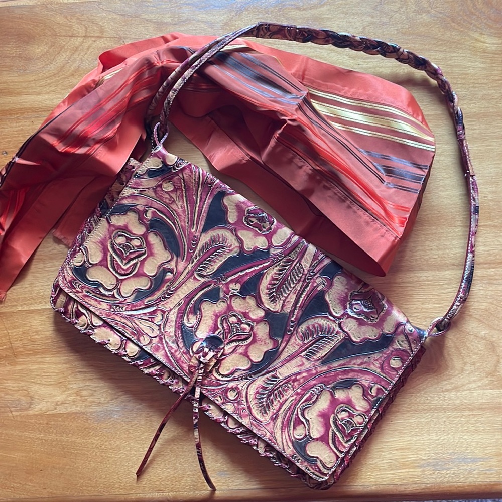 Vintage Emanuel Ungaro tooled leather bag - pristine